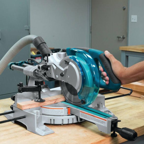 Makita LS0815FLN Gérvágó Fűrész 1400W 216mm