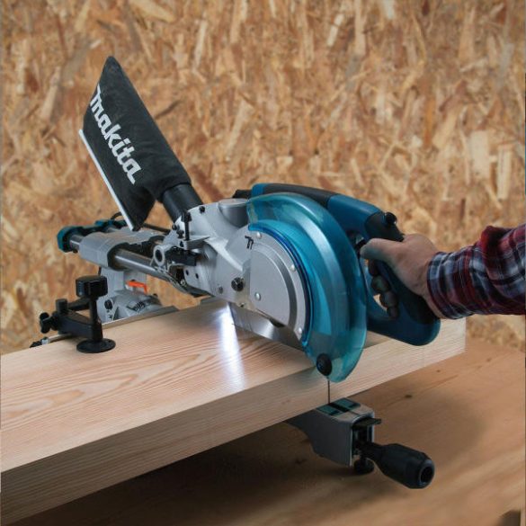 Makita LS0815FLN Gérvágó Fűrész 1400W 216mm